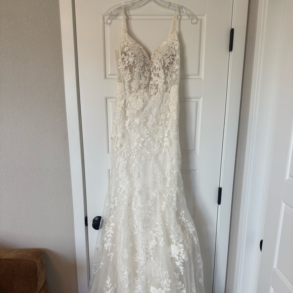 Enzoani Wedding Dress - Picture 5 of 11